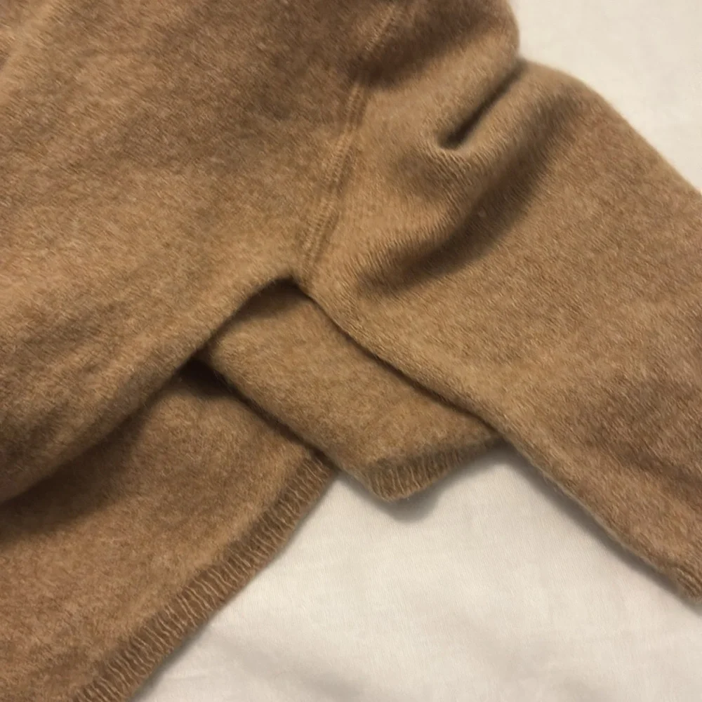 Saks Fifth Avenue Tan Cowl Neck 100% Cashmere sweater SZ small luxurious soft - Picture 11 of 13